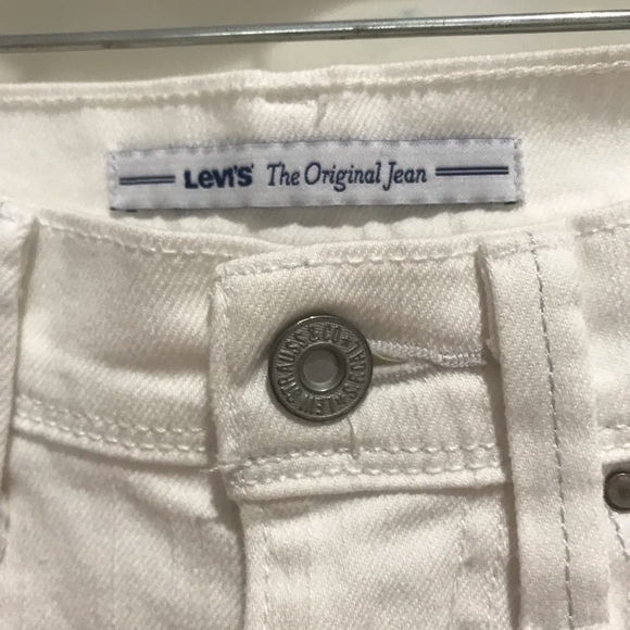 Levi’s White Denim Skirt - Picture 4 of 7